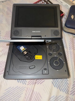 Reproductor De DVD Portátil Y Accesorios