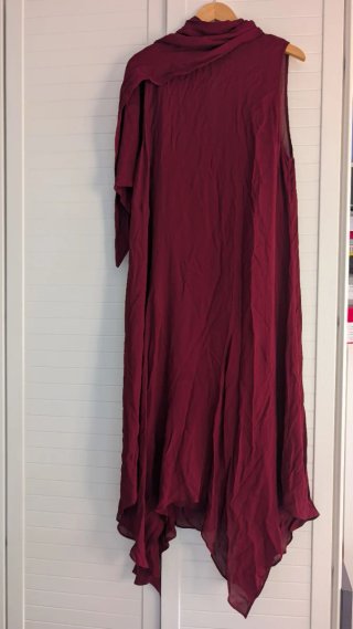 Vestido de evento burdeos