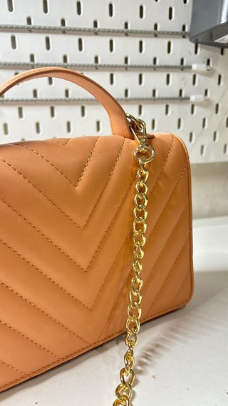 Bolso Salmon con Cadena