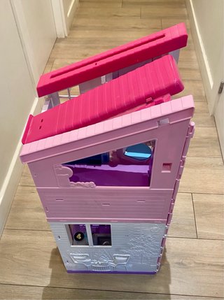 Casa Barbie Malibu Plegable 2 Pisos como nueva.