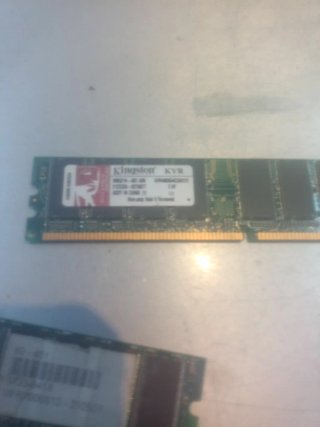 4x 1GB y 2x 512MB Kingston RAM DDR400