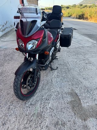 Suzuki V-Strom Adventure Moto