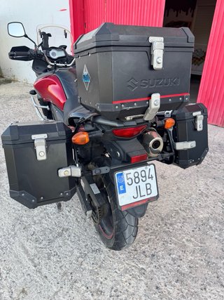 Suzuki V-Strom Adventure Moto