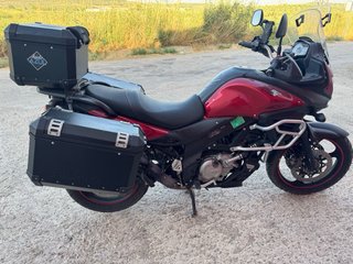 Suzuki V-Strom Adventure Moto