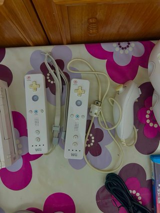 Nintendo Wii con juegos y accesorios