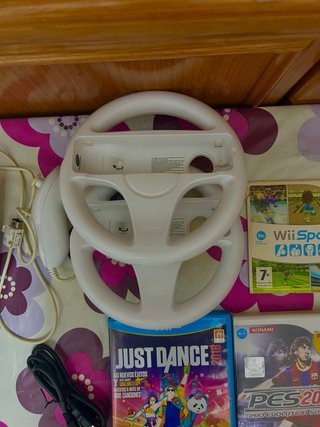 Nintendo Wii con juegos y accesorios