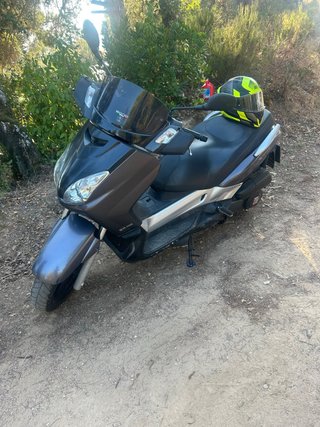 Yamaha Xmax 250 Scooter