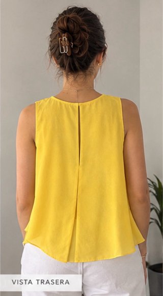 Blusa amarilla sin mangas