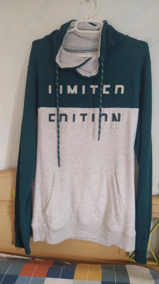 Sudadera con Capucha Limited Edition