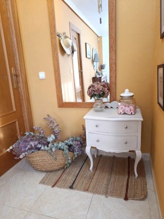 Mesita Antigua Restaurada rosa grisácea