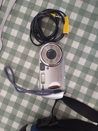 Cámara Sony Cyber-shot 4.1 Megapíxeles