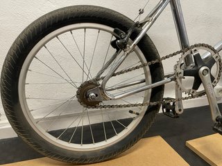 Bicicleta BMX Plateada