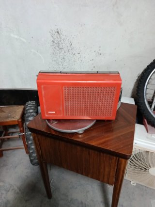 Tocadiscos Vintage Philips Rojo