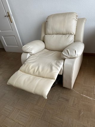 Sillón reclinable de piel beige masaje vibracion