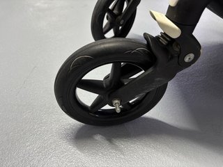 Bugaboo Fox Silla + Capazo + Capota Ventilada