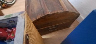 Baúl antiguo de madera