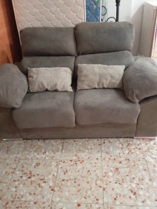 Sofá de tela gris