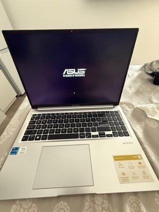 Portátil ASUS Vivobook 16 Core i7 11ª Gen