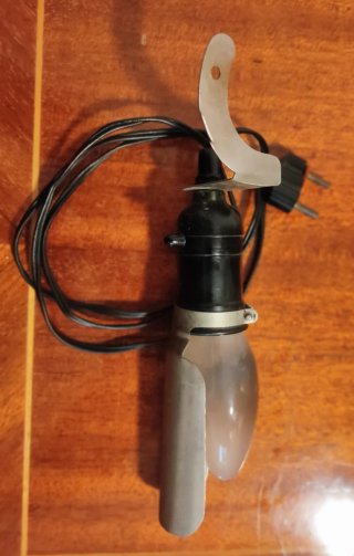 Máquina de coser Alfa vintage de madera