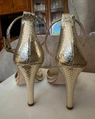 Zapatos de tacón dorados Mole Mole