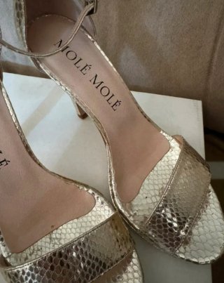 Zapatos de tacón dorados Mole Mole