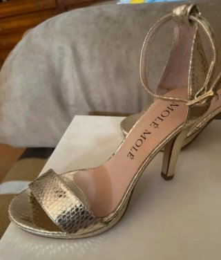 Zapatos de tacón dorados Mole Mole