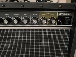 Amplificador Roland Jazz Chorus-22