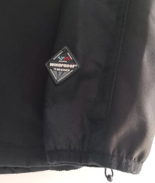 Cazadora Hart Negra