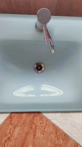 Lavabo de Cristal con Grifo