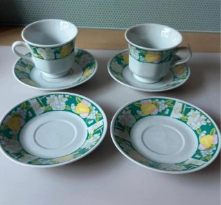 Juego de 4 tazas y platos de cerámica