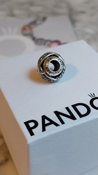 Charm Pandora Plata y Azul Galaxia Real