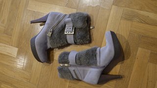Botines de mujer beige y marrón