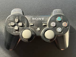 PS3 Slim CECH-2104B con Mando y Cables