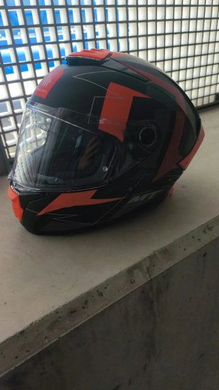 2 Capacete MT Helmets Laranja e Preto
