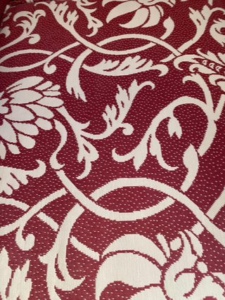 Sillón butaca rojo estampado