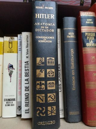 Caja de libros Hitler segunda Guerra Mundial