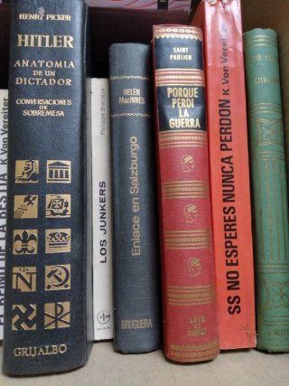 Caja de libros Hitler segunda Guerra Mundial