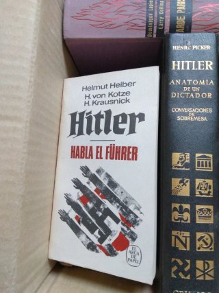 Caja de libros Hitler segunda Guerra Mundial