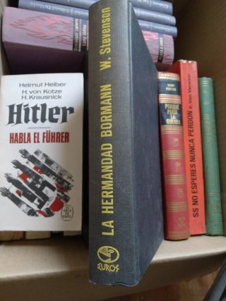 Caja de libros Hitler segunda Guerra Mundial