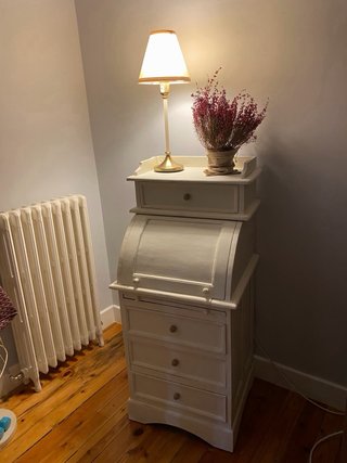 Escritorio antiguo de madera decapada
