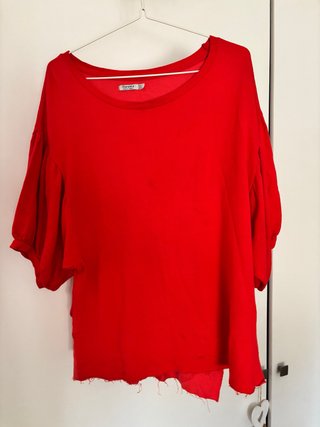 Camiseta Bershka Roja Talla S