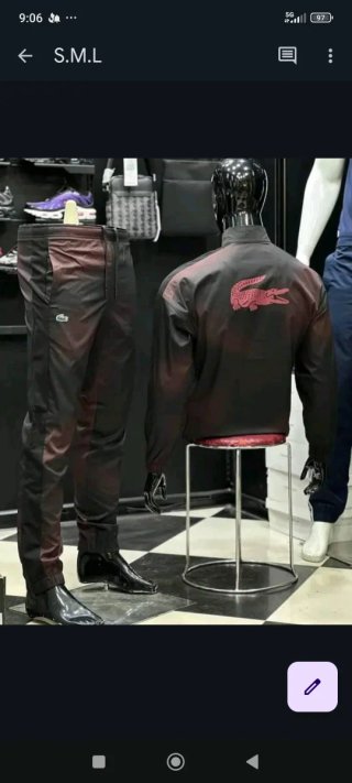 Abbigliamento sportivo nuovo con design accattivante