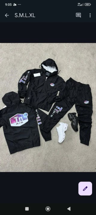 Abbigliamento sportivo nuovo con design accattivante