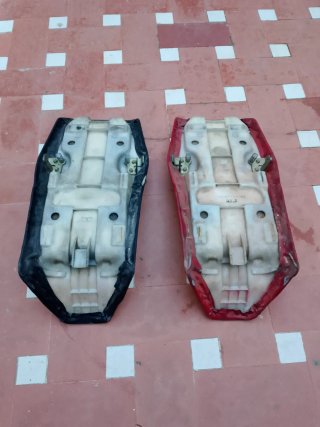 Asientos Yamaha RD 350 (Rojo y Negro)