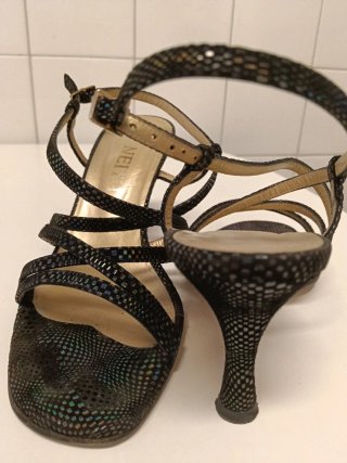 Sandalias Negras Neith Talla 38