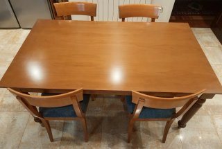 Mesa de comedor de madera de haya + 4 sillas