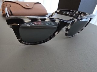 Gafas de sol Ray-Ban Wayfarer RB2140 negro y gris