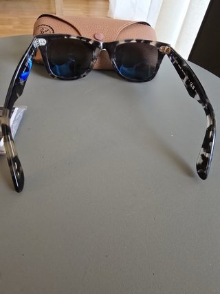 Gafas de sol Ray-Ban Wayfarer RB2140 negro y gris