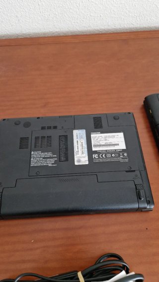 Pack 2 portátiles Lenovo y Toshiba