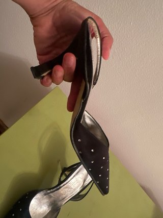 Zapatos de fiesta negros con pedrería
